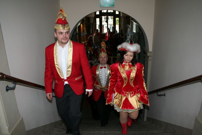 Schl&uuml;ssel&uuml;bergabe