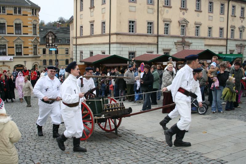 Schl&uuml;ssel&uuml;bergabe