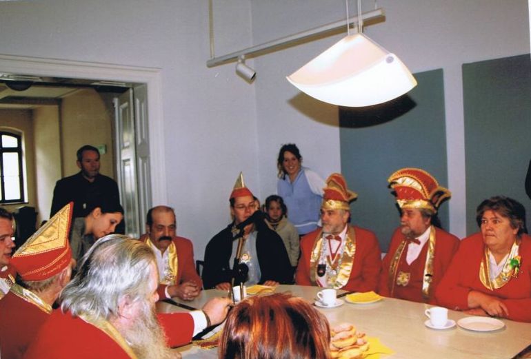 Schl&uuml;ssel&uuml;bergabe