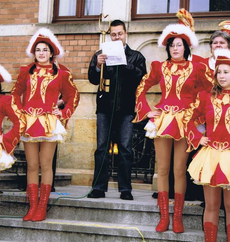 Schl&uuml;ssel&uuml;bergabe