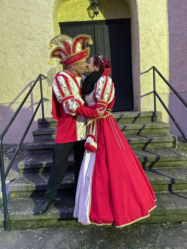 Schl&uuml;ssel&uuml;bergaben