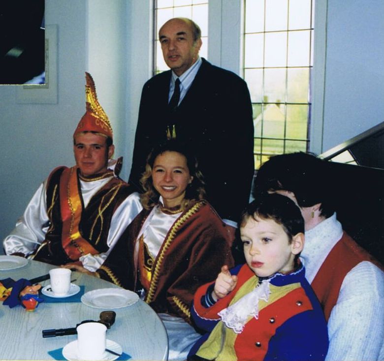 Schl&uuml;ssel&uuml;bergabe