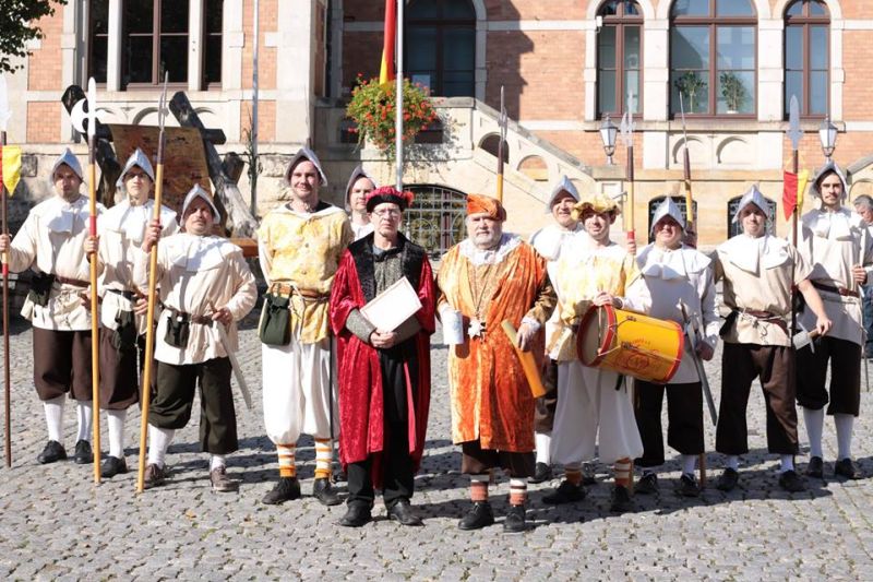 Schl&uuml;ssel&uuml;bergabe